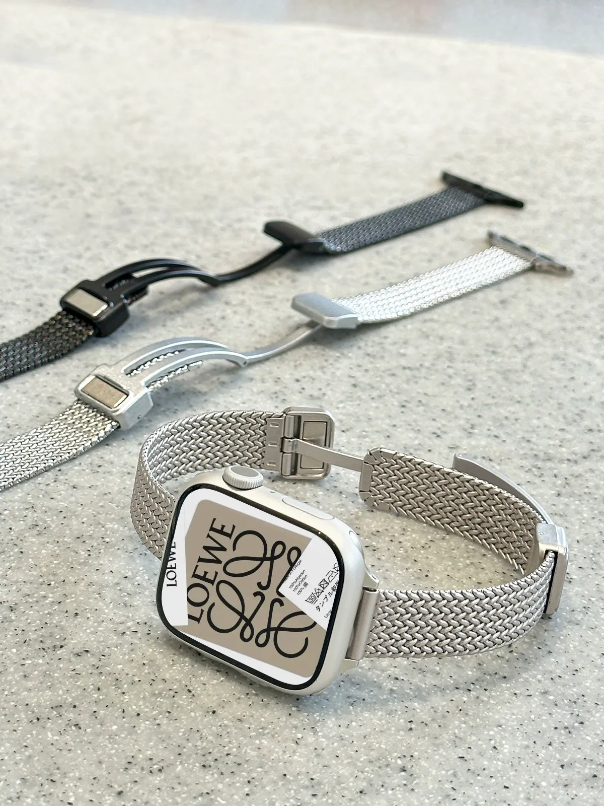 Elegant Stainless Steel Apple Watch Band with Wheat Magnetic Buckle Strap